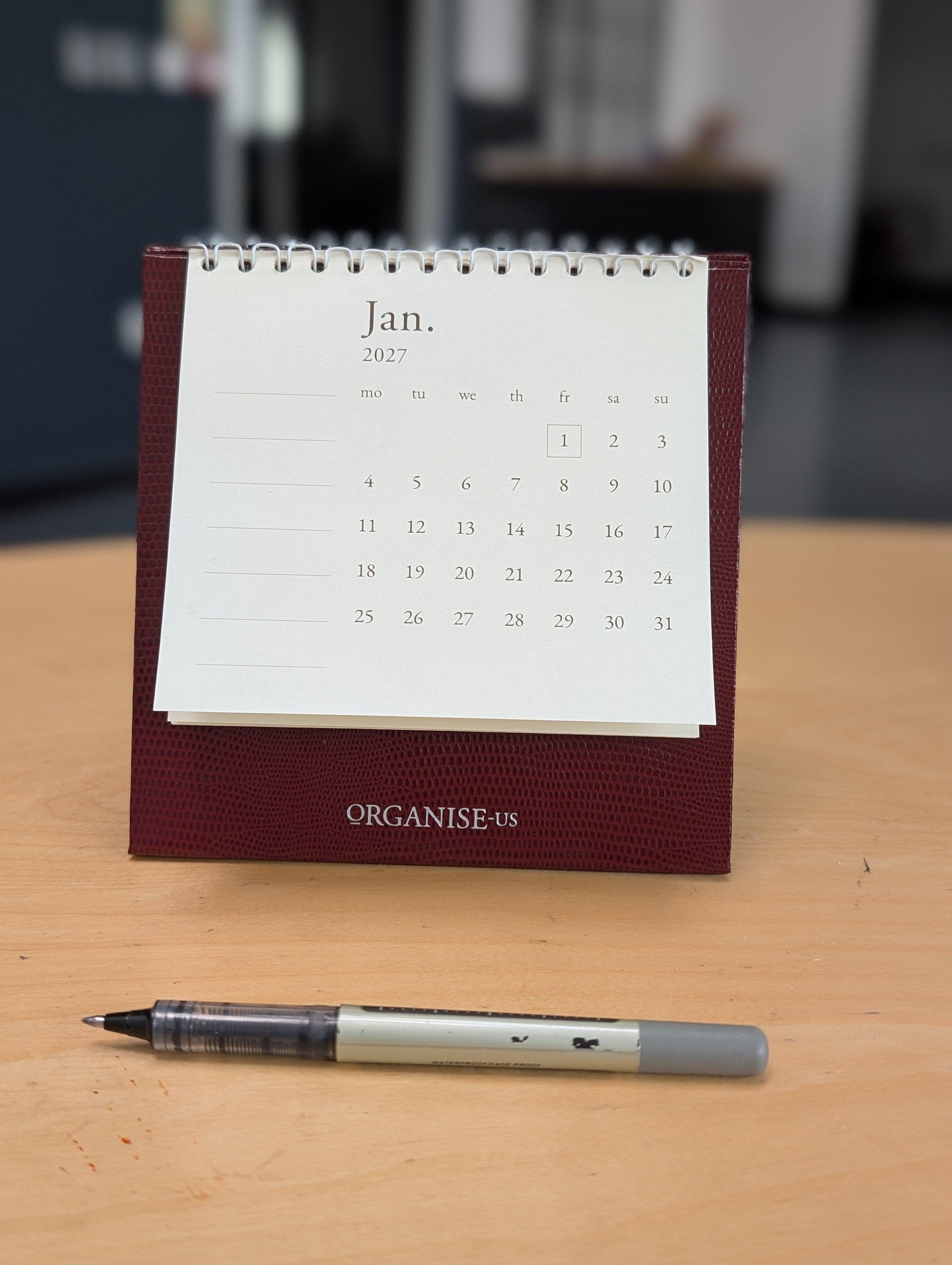 Desk Calendar in Burgundy Lizard - 12 months
