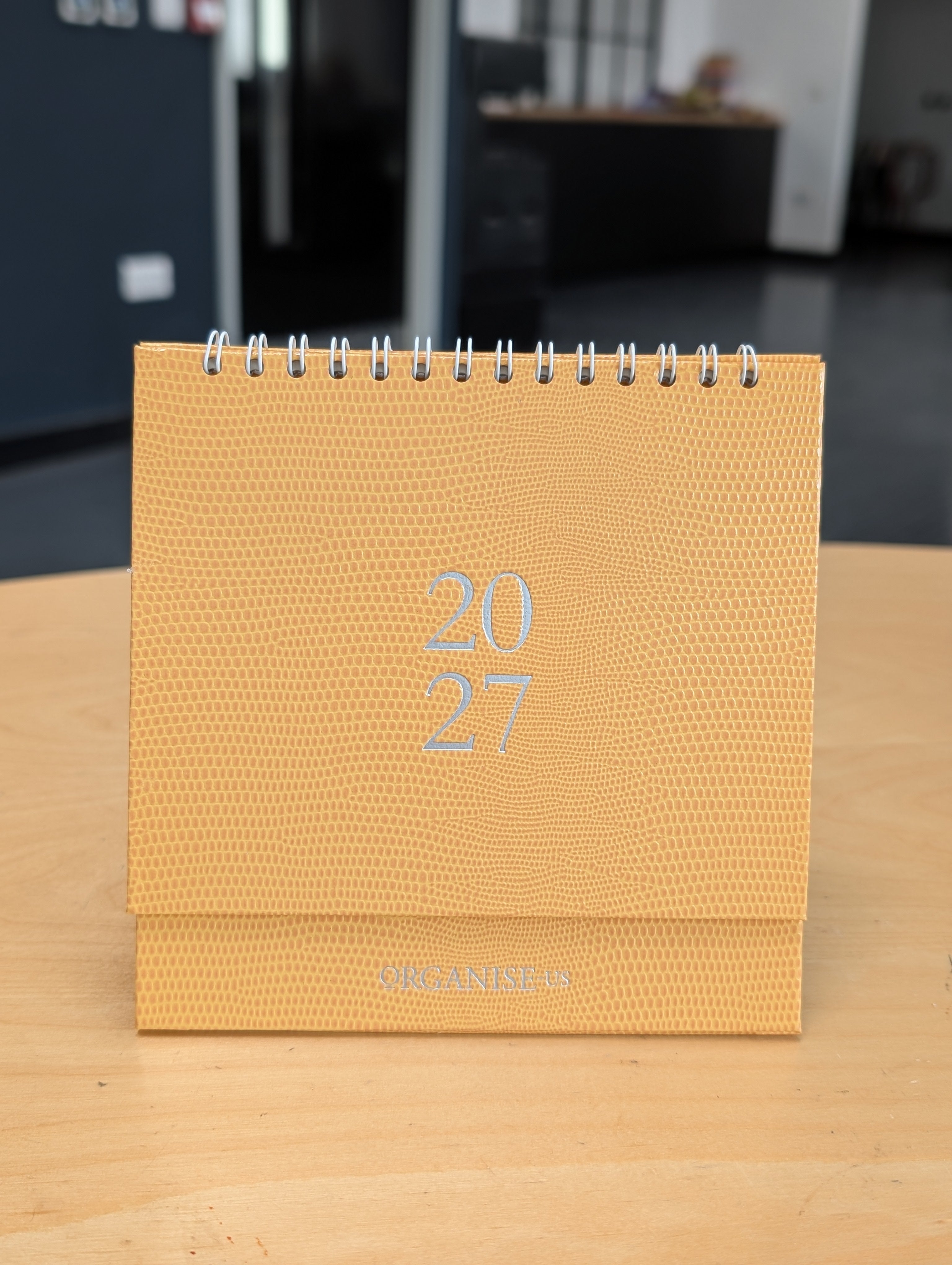 Desk Calendar in Buttercup Lizard - 12 months